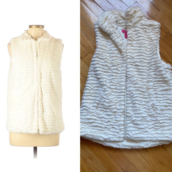 Betsey Johnson Jackets & Blazers - Betsy Johnson Faux Fur Vest